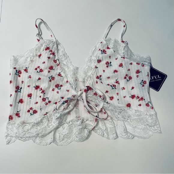 Crop  Floral Women’s Size Small XL by Zaful Forever Young  NWT - Picture 1 of 6